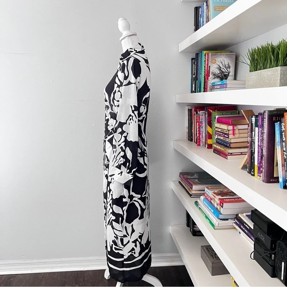 AREA STARS White & Black Sheath Dress, Size Medium